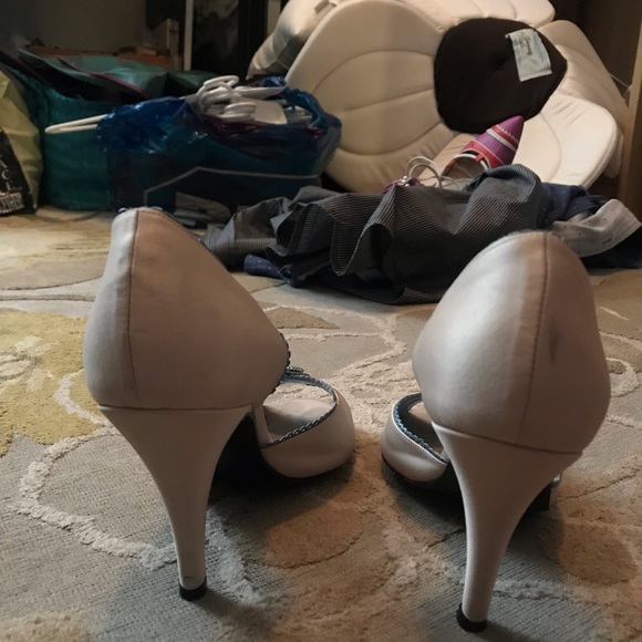 Charles David, pearl & blue color ladies shoes - Picture 7 of 8